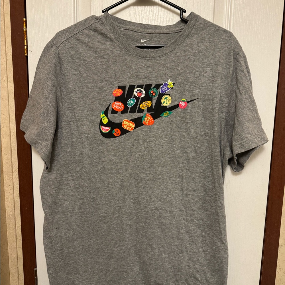 Nike Gray Graphic T-Shirt